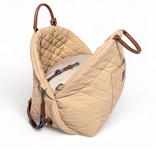 4 Cats & Dogs Mew Mew Car Bed